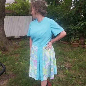 Pretty blue 1960s dress in LARGE size